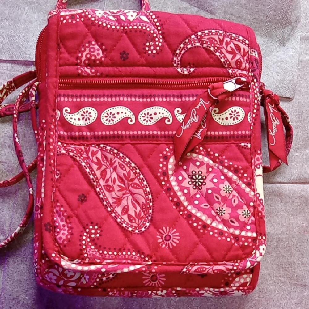 Vera Bradley Red and White Paisley Quilted Crossbody Bag Very GOOD Conditon